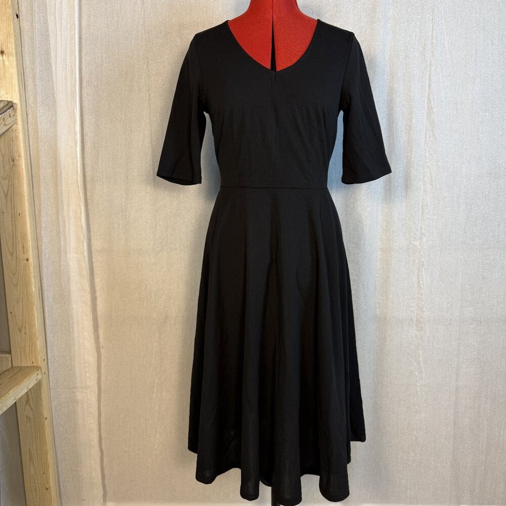 ELESOL Women's Midi Dress Size Medium Black Half Sleeve Stretch Flare NWT F423